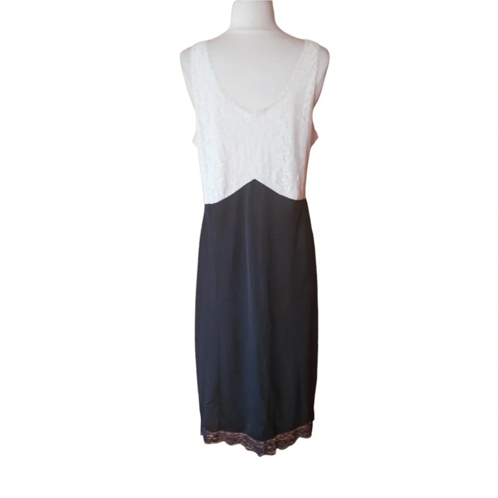 Vintage Unlabeled Black &‎ Ivory Lace Nylon Chemise - Picture 6 of 7